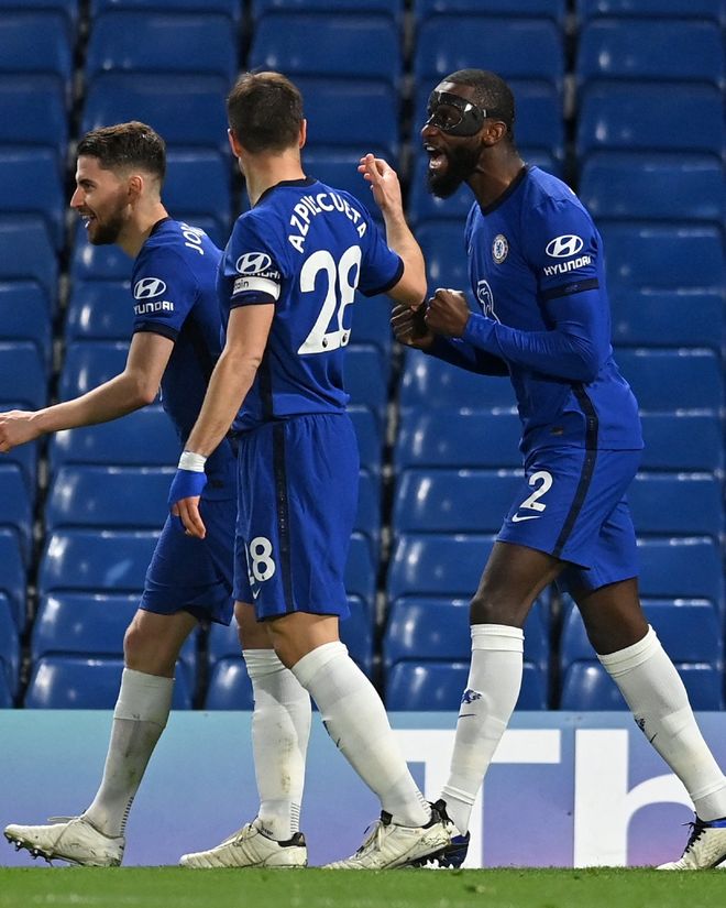 埃弗顿球员手球未被判点球，桑德兰球迷愤怒