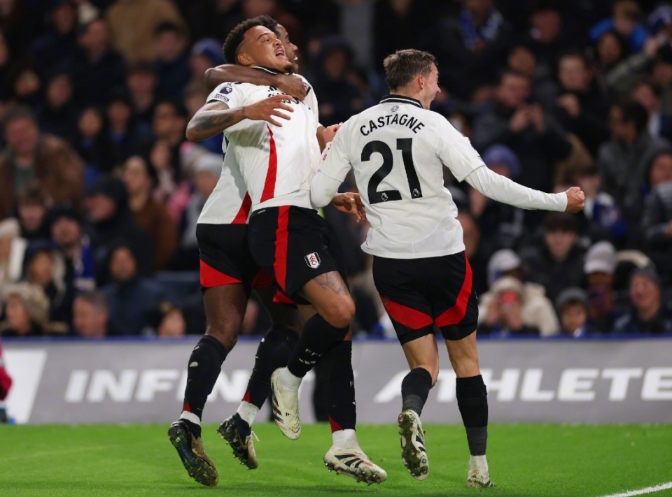 曼城和利物浦都在低谷，阿森纳为啥还要掉链子？