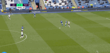 AC米兰客场0-2负都灵，阿莱格里因红牌停赛，替补普利西奇助球队扳平比分。