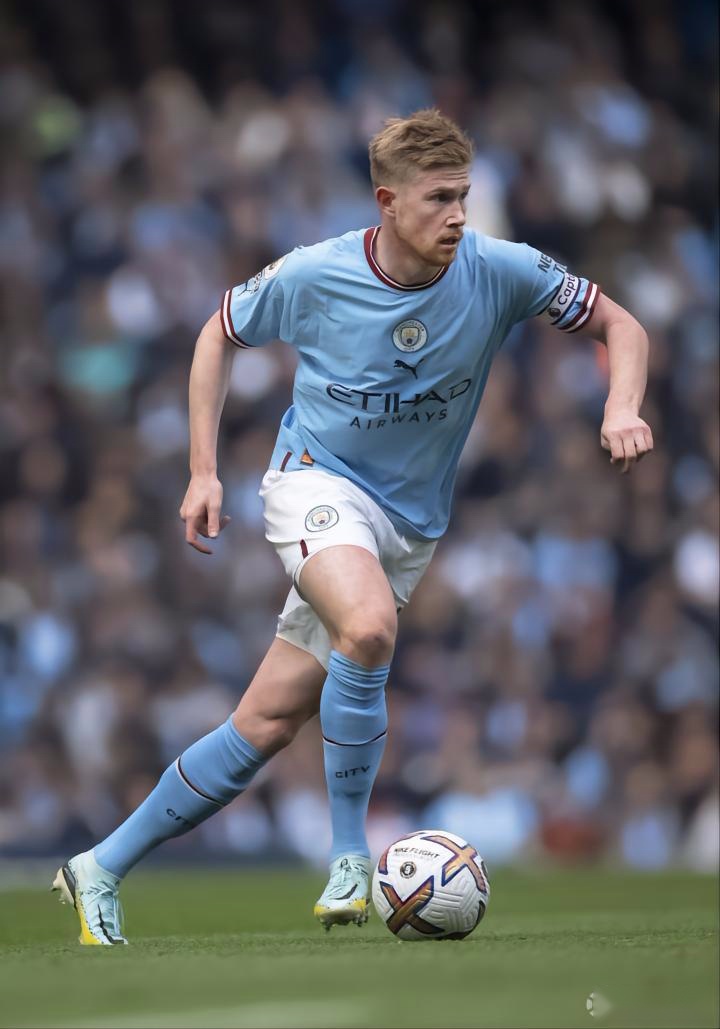 波媒：莱万与巴萨均未确定是否续约，将等到明年再做决定